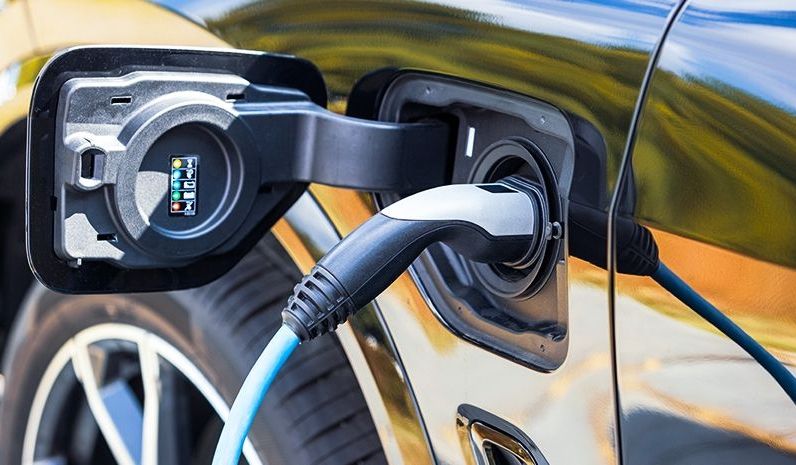 Plug-in Hybrid Nedir? Kimler İçin Uygun Bir Araç Türüdür?